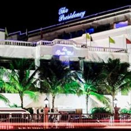 เดอะ เพรสซิเดนซี Hotel บูบันเนสชวาร์ ภายนอก รูปภาพ