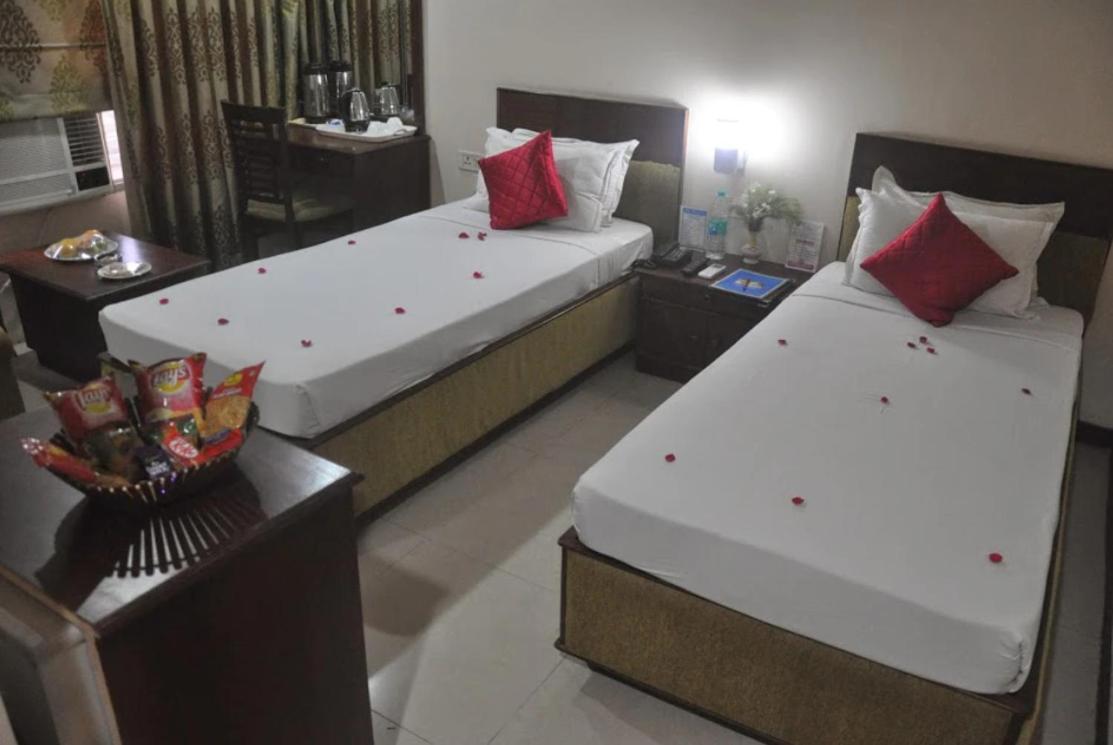เดอะ เพรสซิเดนซี Hotel บูบันเนสชวาร์ ภายนอก รูปภาพ