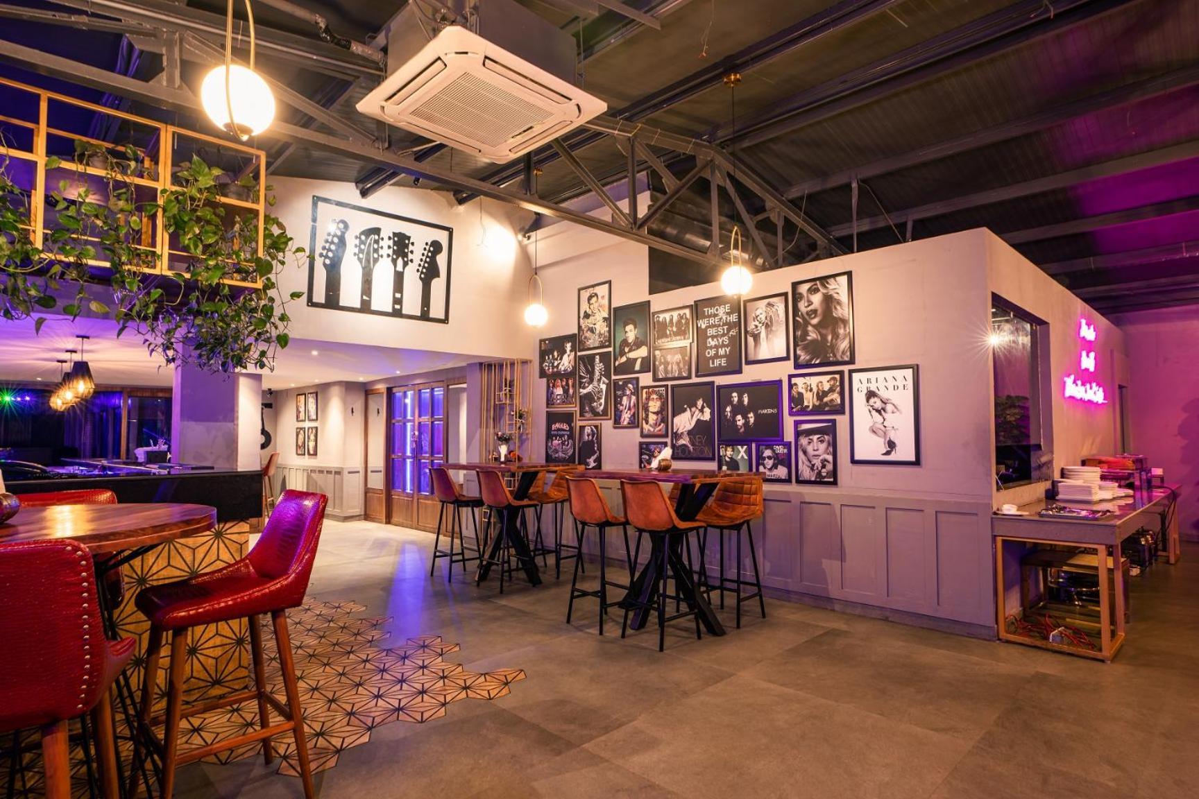 เดอะ เพรสซิเดนซี Hotel บูบันเนสชวาร์ ภายนอก รูปภาพ