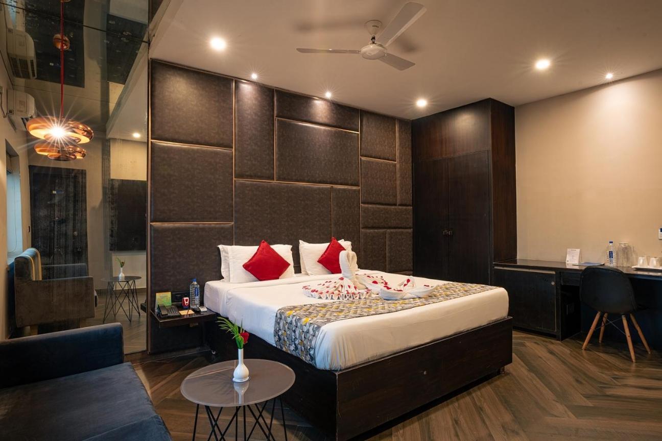 เดอะ เพรสซิเดนซี Hotel บูบันเนสชวาร์ ภายนอก รูปภาพ