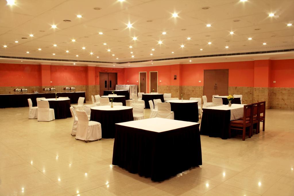 เดอะ เพรสซิเดนซี Hotel บูบันเนสชวาร์ ภายนอก รูปภาพ