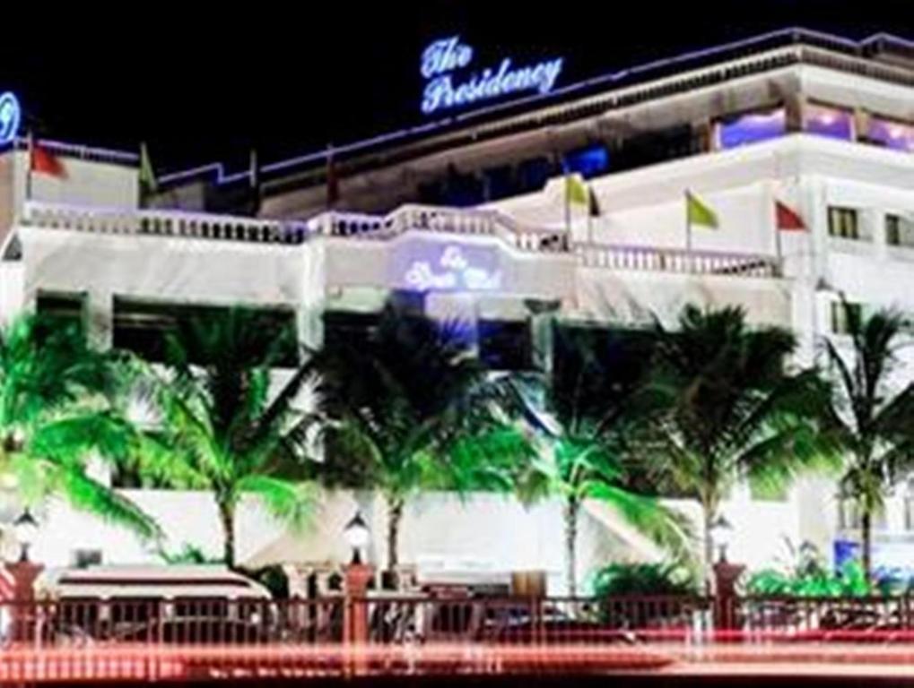 เดอะ เพรสซิเดนซี Hotel บูบันเนสชวาร์ ภายนอก รูปภาพ