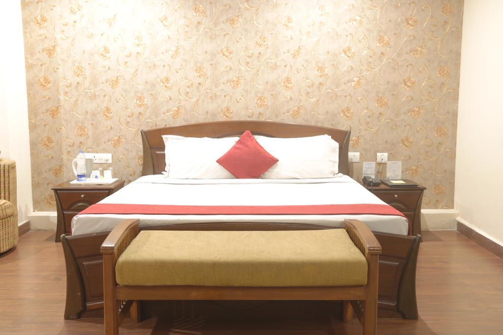 เดอะ เพรสซิเดนซี Hotel บูบันเนสชวาร์ ภายนอก รูปภาพ